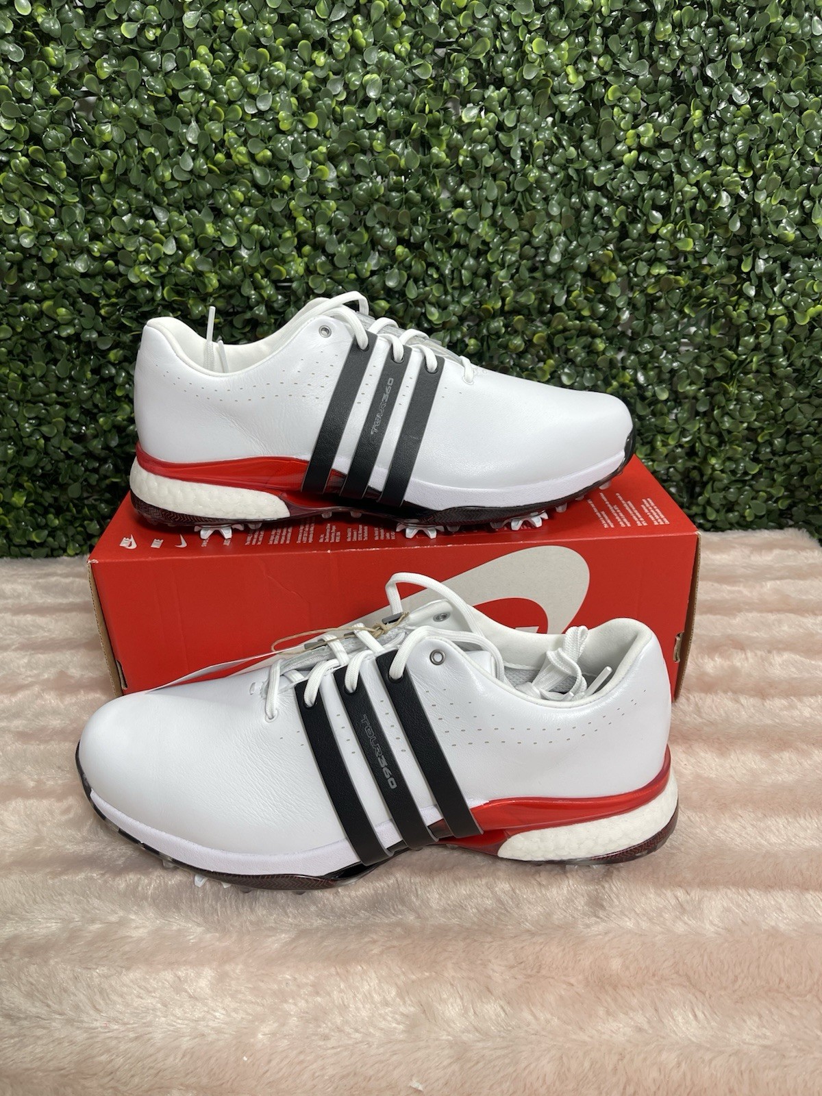 Cloud White Black Lucid Red Ih8539