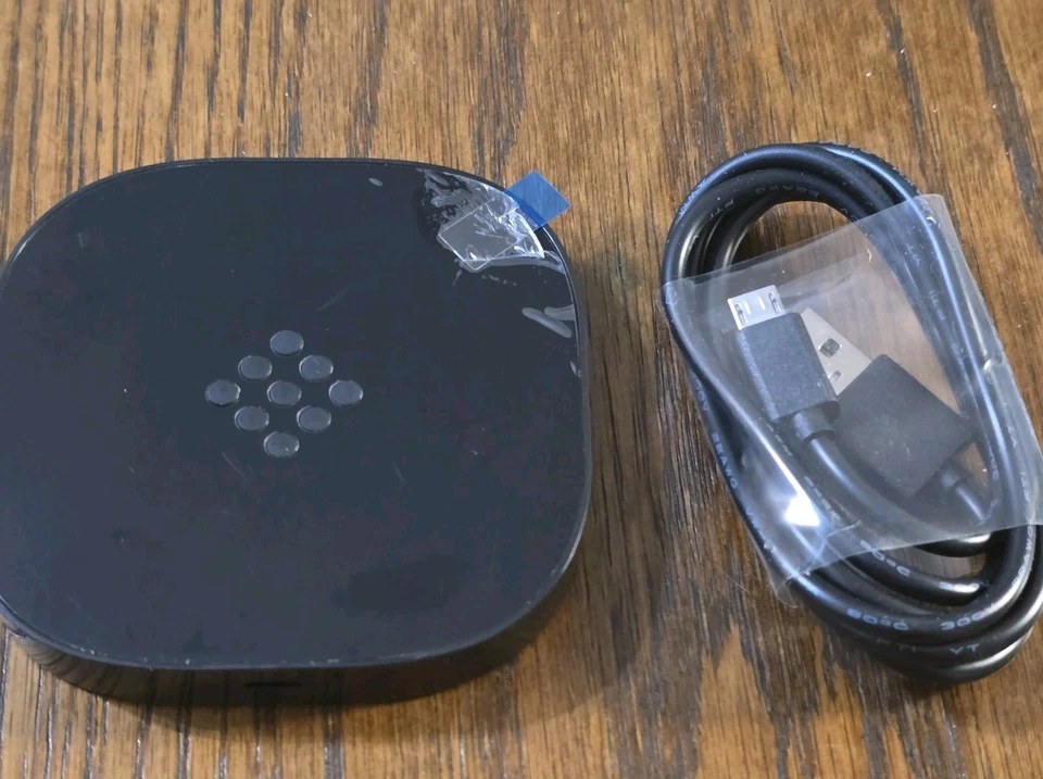 New Kroma Wireless Charging Pad for All Qi-Enabled Devices. - Image 3 of 4