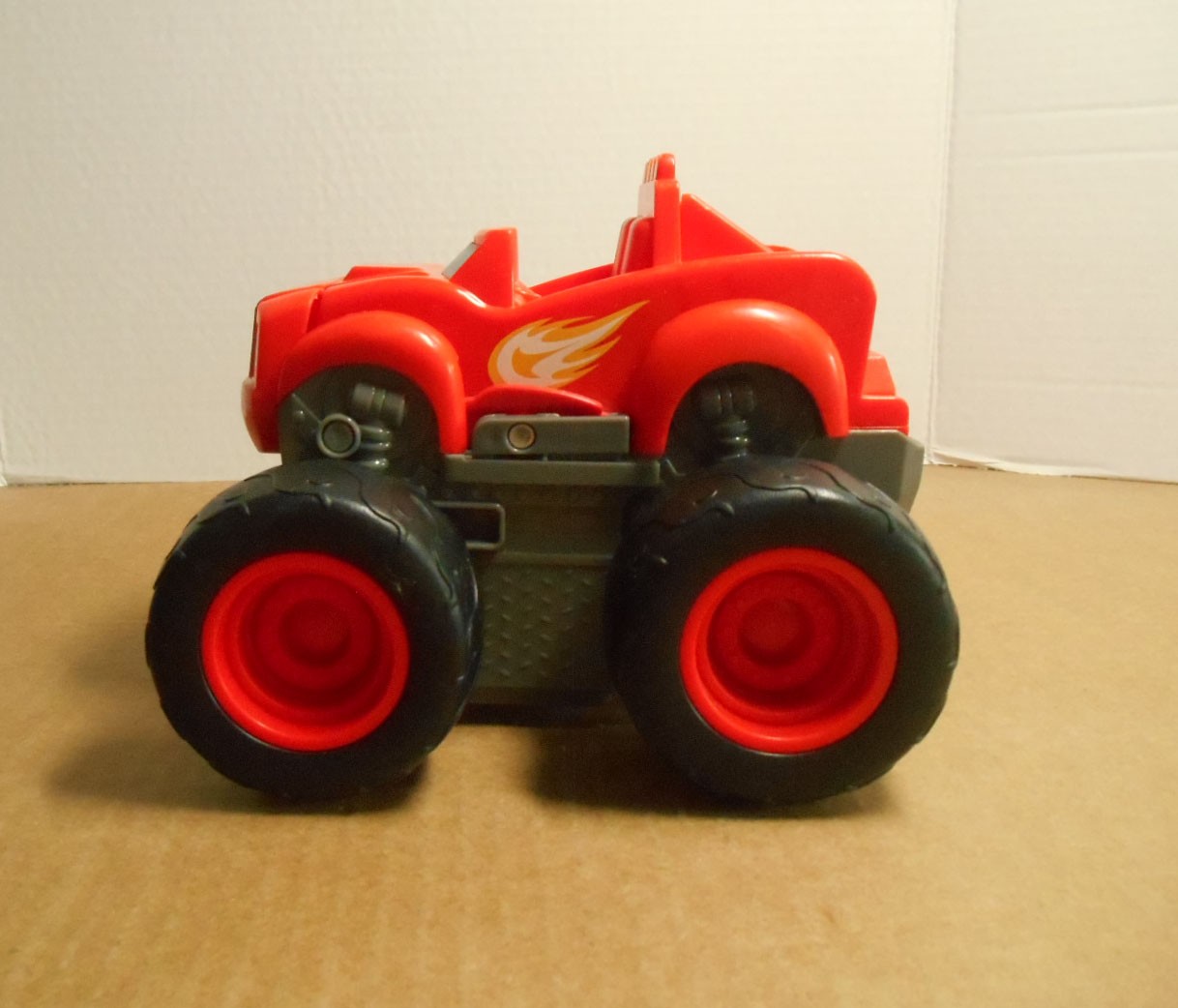 Blaze and the Monster Machines Transforming Fire Truck 2015 Mattel Sounds B15