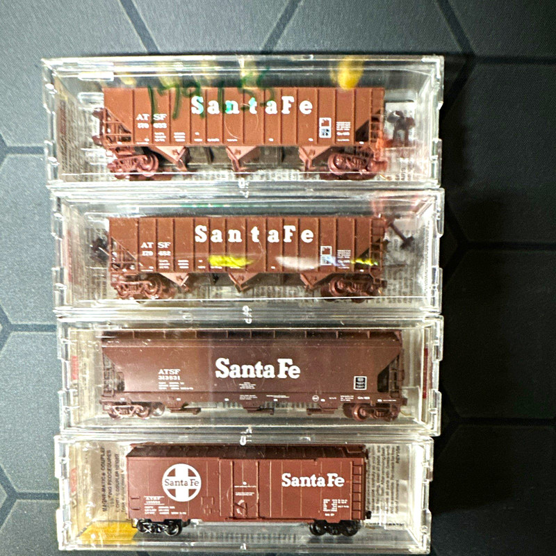 Micro-Trains Line N Scale Santa Fe Freight Car Lot Magne-Matic MPN 21110 94100