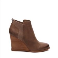Crown Vintage Carly tan suede leather booties