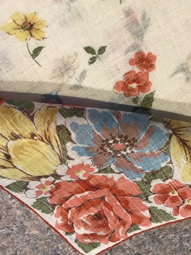 HERMOSO PAÑUELO VINTAGE ALGODÓN 12,5X12,5 PRIMAVERA FLORAL 1940-50S - Imagen 3 de 3