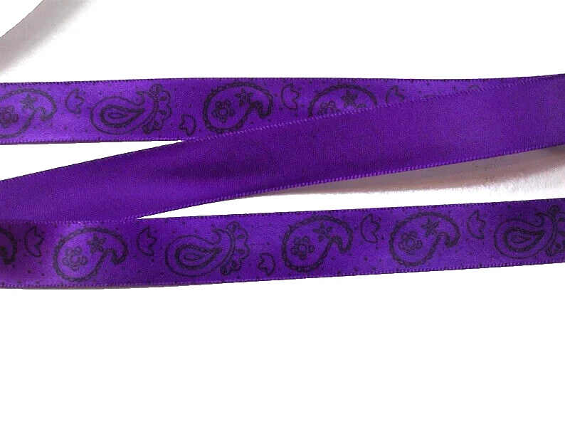 Fita de cetim Schiff Purple Paisley face única 5/8 polegadas de largura x 9 jardas B14 - Imagem 2 de 4
