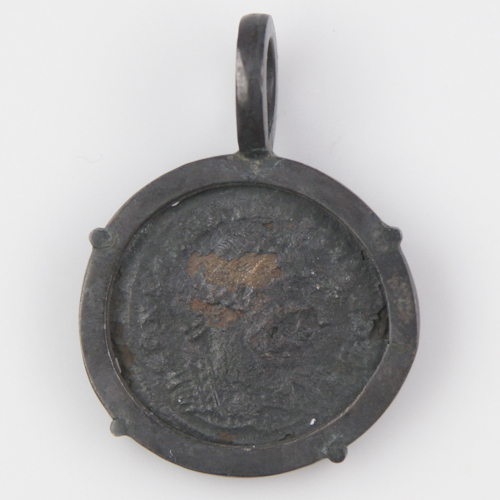 GLORIA EXERCITVS ROMAN COIN IN SILVER ANTIQUED BEZEL PENDANT, 3.2 GR - Picture 3 of 4