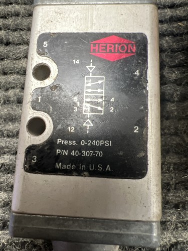 Used Herion 40-307-70 5/2 Position Air Pilot Directional Valve 1/8" Ports - Picture 2 of 5