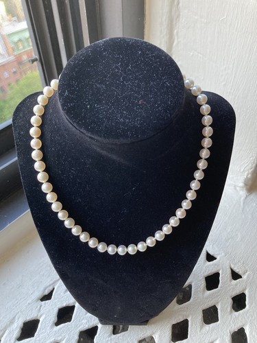 Tiffany 18k White Gold Cultured 7mm 