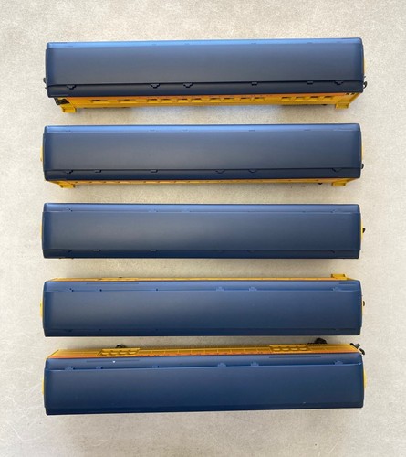 Williams O Gauge Chesapeake & Ohio 5 Passenger Car Set No Box - Picture 4 of 13