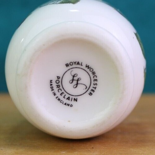Royal Worcester Berry Lavinia Egg Coddler No Lid - Picture 3 of 5
