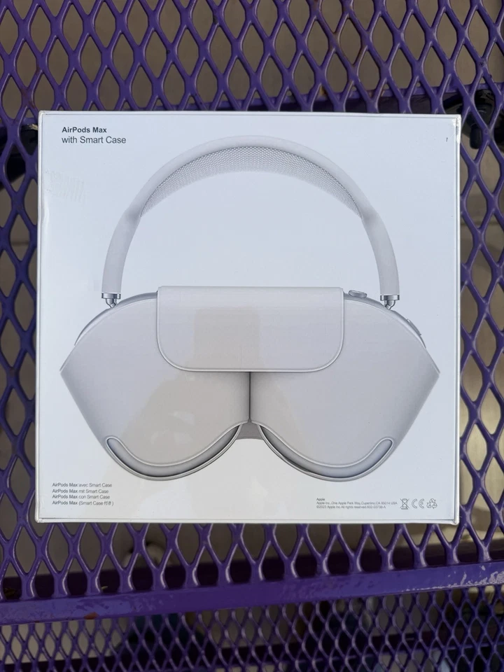 AirPod Max Silver - Image 3 of 3