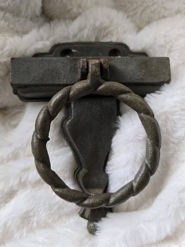Vintage MCF Midwest Cannon Falls Cast Iron Door Knocker Gray Rope Ring