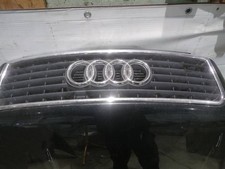 Calandre Audi 75