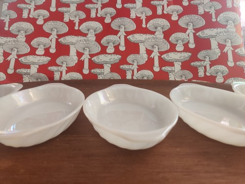 Vintage Fire-King White Milk Glass Swirl Au Gratin Dishes, set of five - Picture 2 of 6