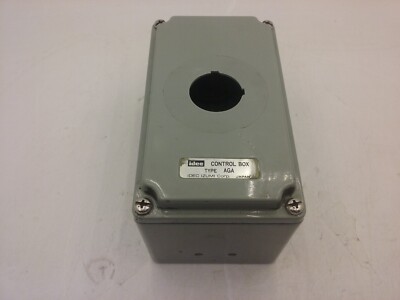 IDEC AGA-211Y CONTROL BOX 1 HOLE IP65