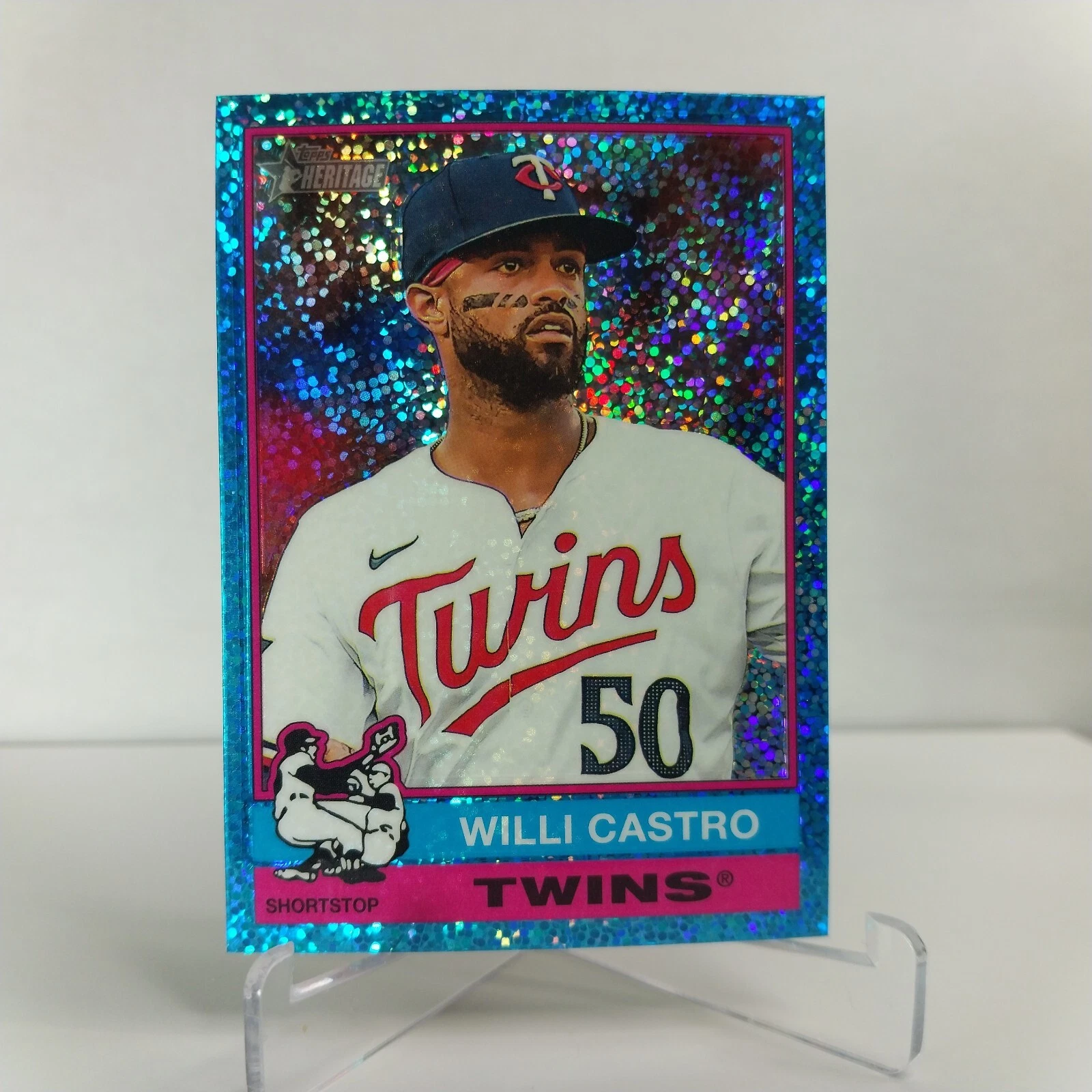 2025 Topps Heritage - Willi Castro #73 Chrome Light Blue Sparkle Refractor