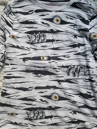 Boys HALLOWEEN Mummy/Eyeball/Skeleton Hand Long Sleeved Shirt SZ 10/12 - Picture 2 of 4