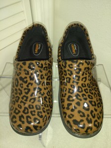 leopard print comfort shoes