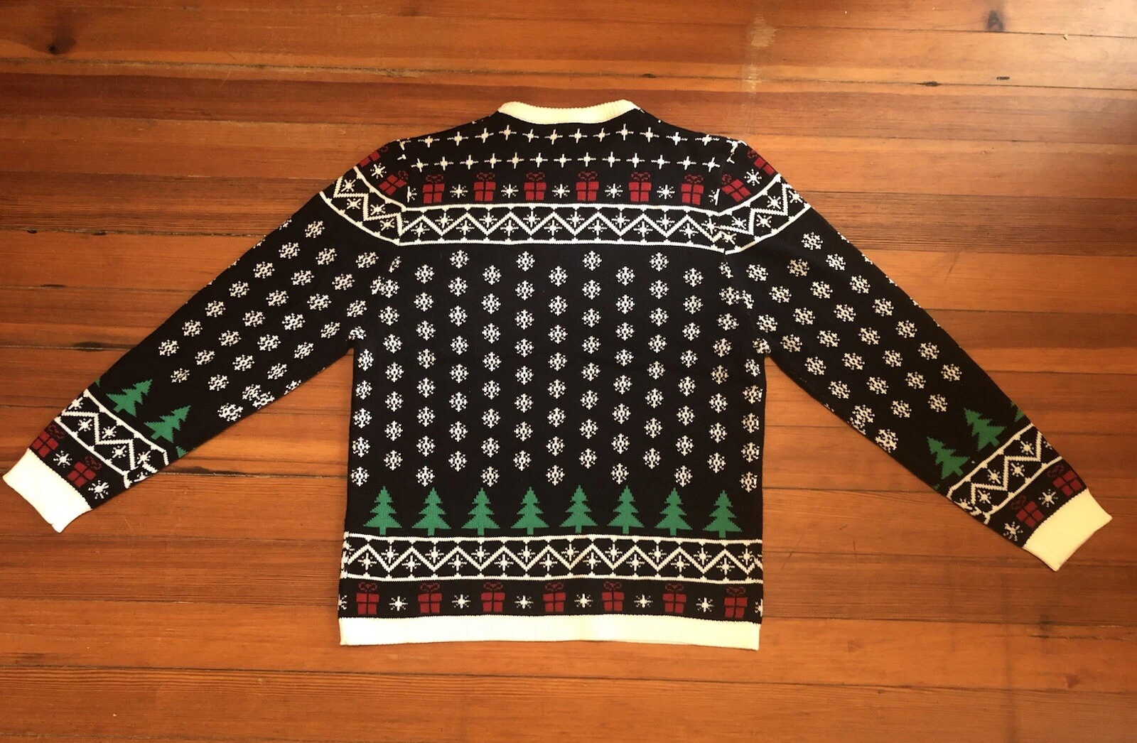 NWT GhostFace Ghost Face Ugly Christmas Holiday Ugly Sweater Large Size L Scream