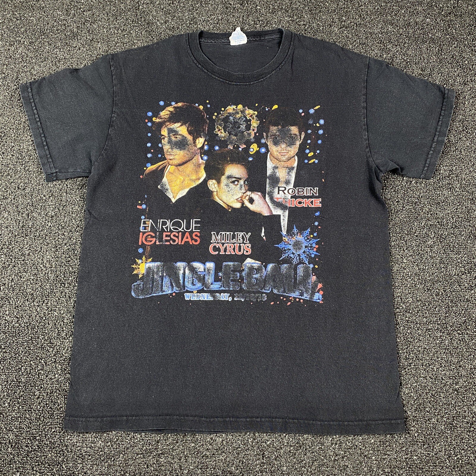 Vintage Jingle Ball Rap Tee 2013 Size Medium Black 90s Faded Ariana Grande