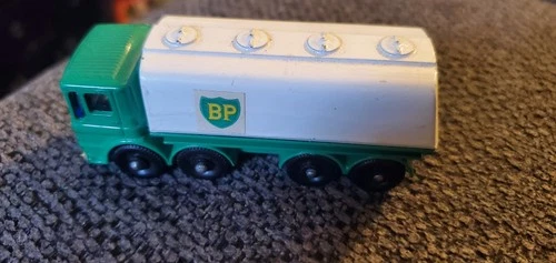 VINTAGE MATCHBOX SERIES LESNEY No. 32 LEYLAND BP PETROL TANKER
