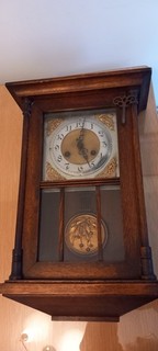 VINTAGE OAK ARTS & CRAFTS CHIMING CLOCK WITH KEY