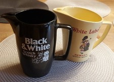 2x Wasserkrug Wade Black&White + White Label Dewar's Scotch Whisky +4Gläser 70er