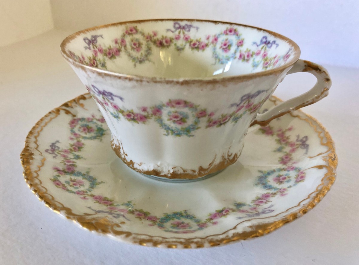 Theodore Haviland Limoges Cup & Saucer, Schleiger 330, Roses 