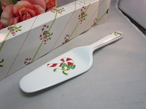 Studio Nova Peppermint Park Cake Server with box. Xmas Candy Cane - 第 1/7 張圖片