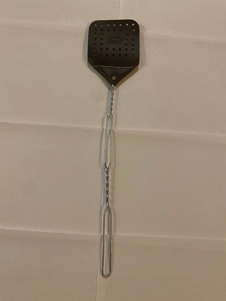 Heavy duty Amish hand made leather fly swatter log cabin print - Image 3 of 4