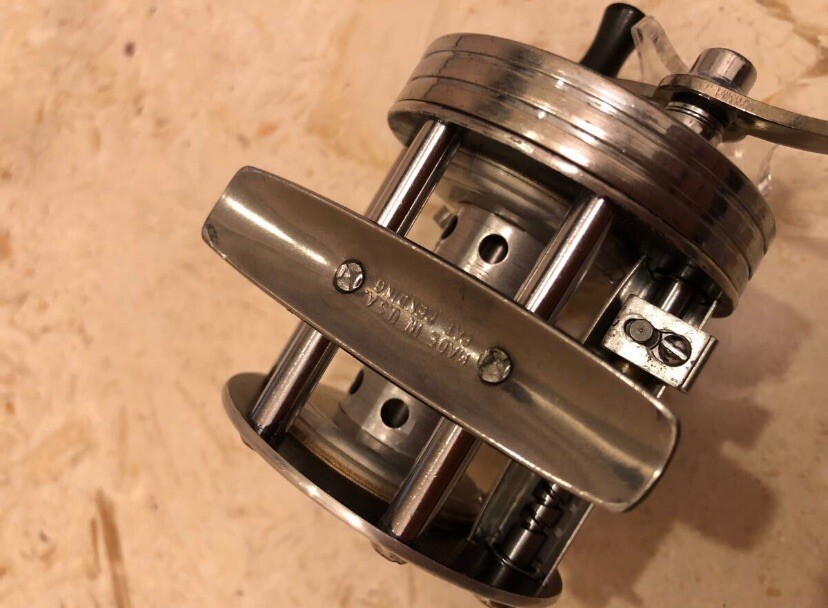 Langley Deluxe Lakecast 370 Engraving Reel Ship From Japan Langley Deluxe Lakecast 370 Engraving Reel Ship From Japan