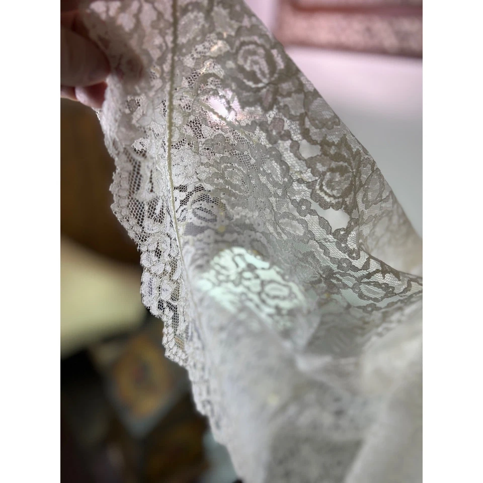 NWT Vintage Parisian Lady Lace Fabric 70x90 Inches Cream Color New TABLECLOTH - Image 3 of 4