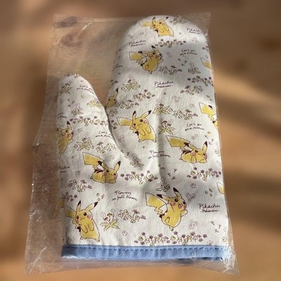 Pokemon Center Flowers in full bloom Kitchen Mittens Pikachu Pair