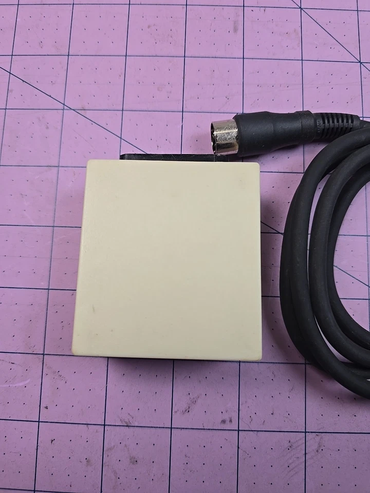 RARE - Amiga - Questronix A64 Commodore 64 Emulator with cable - Image 4 of 4