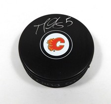 Mark Giordano Signed NHL Souvenir Hockey Puck Flames Frozen Pond Auto