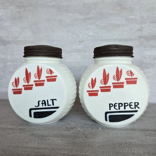 FIRE KING SALT & PEPPER 1940's Vintage Milk Glass Anchor Hocking EUC