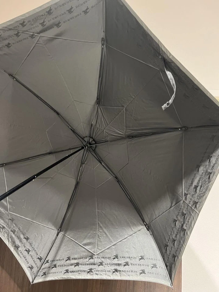 Paraguas Plegable BURBERRY Sol y Lluvia Marco de Fibra de Carbono Súper Repelente al Agua JP Foto 3 de 4
