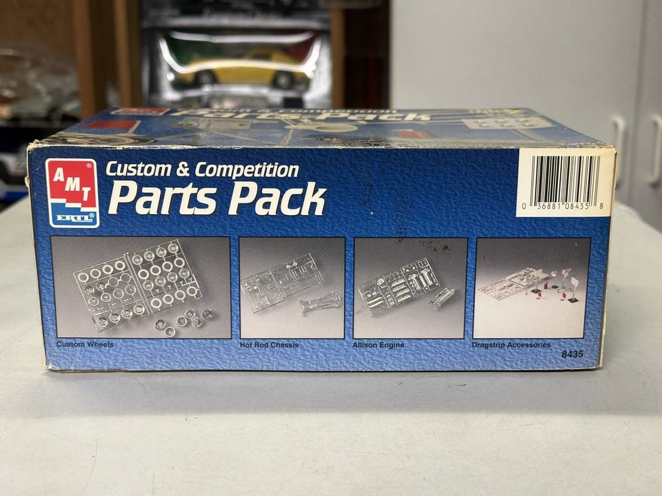 1997 UNBUILT 1:25 AMT ERTL model car kit CUSTOM & COMPETITION PARTS ...
