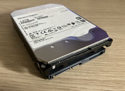 WD Ultrastar DC HC520 12TB (3,5'', NAS Festplatte, 7200U/min, SATA 6 Gbit/s 24x7)