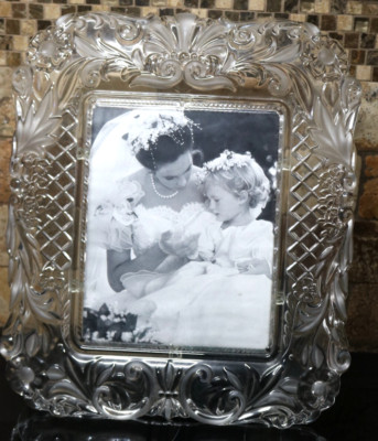 Picture Frame Mikasa Crystal Romantic Timeless Love 15'' x 12-1/2'' Fits 9'' x 7''