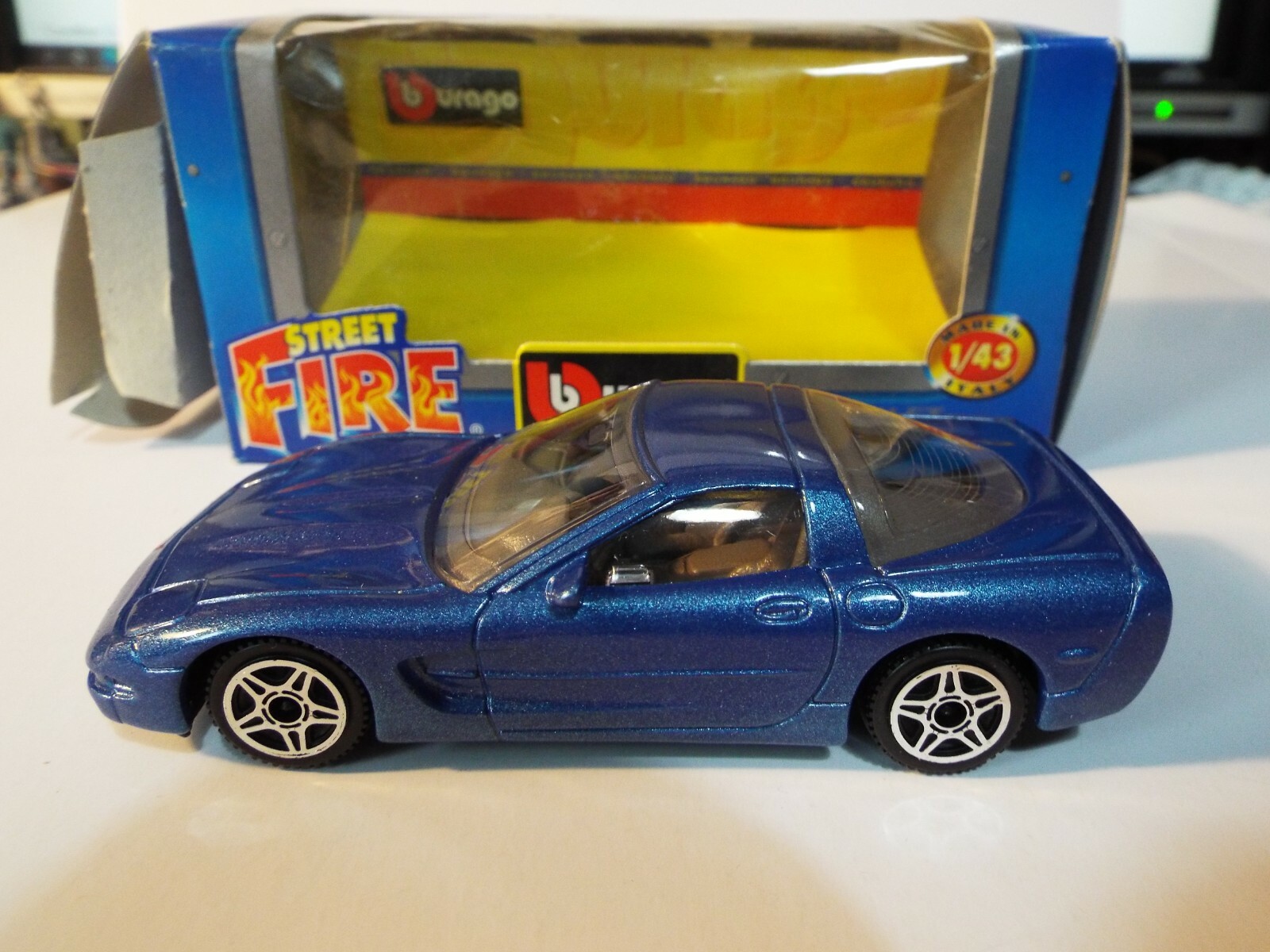 BURAGO CHEVROLET CORVETTE 97 cod .4156 (1:43 )