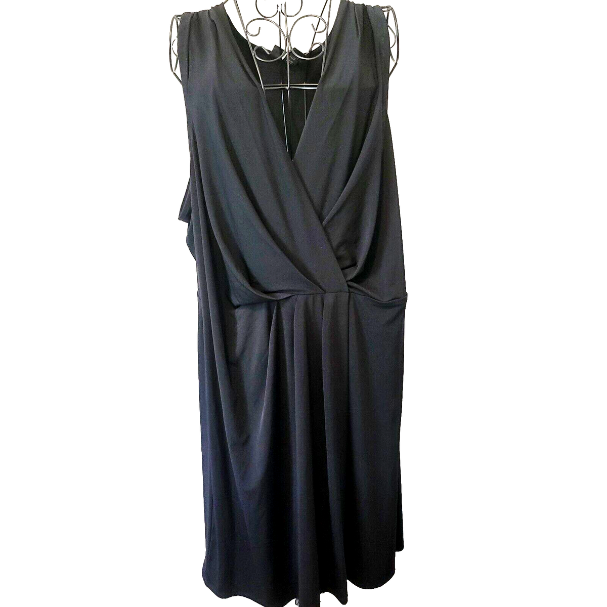 lane bryant little black dress This Lane Bryant women's dress is a stunning black