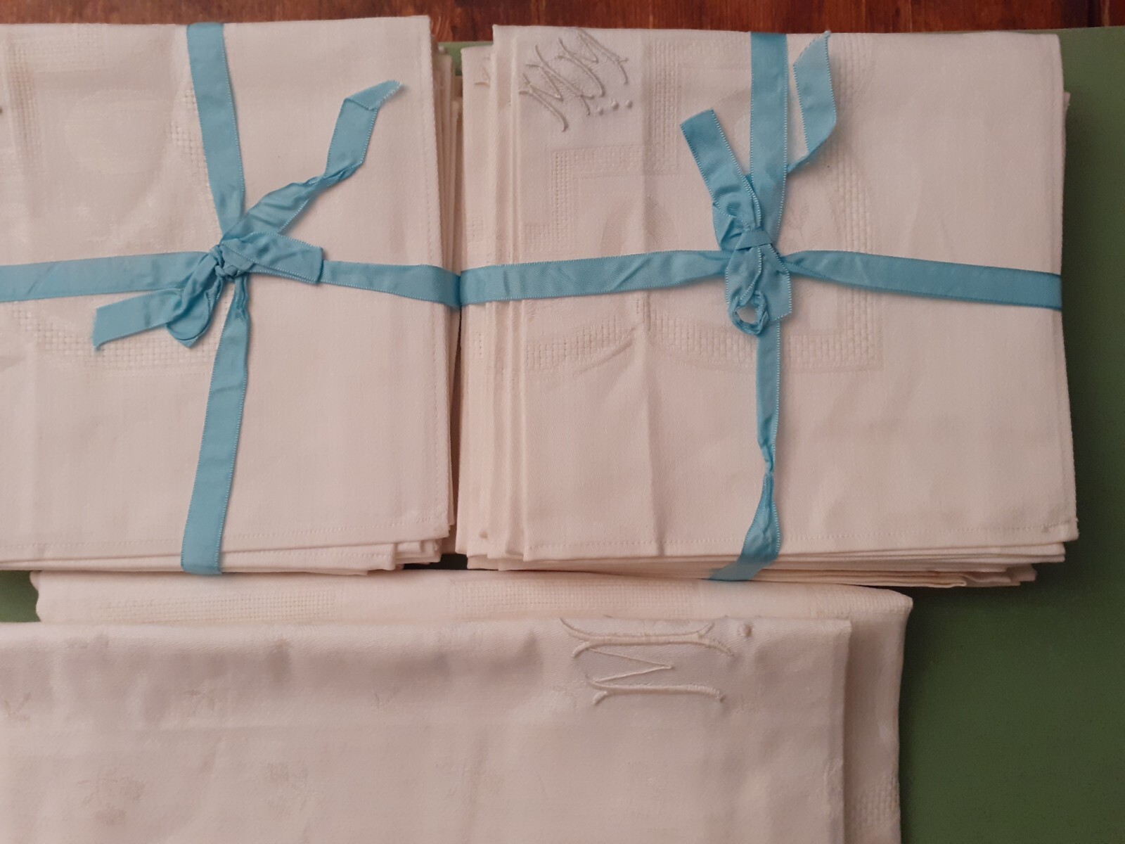 Nappe blanche très ancienne 214x160cm et ses 12 serviettes damassée monogrammes brodés DT lot n°2 - Linge de maison Nappe blanche très ancienne 214x160cm et ses 12 serviettes damassée monogrammes brodés DT lot n°2 - Linge de maison