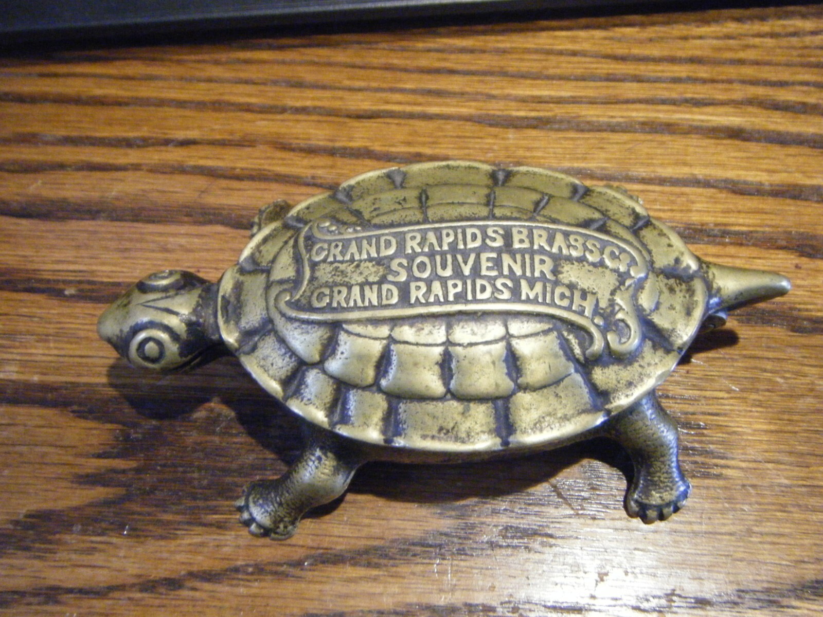 ANT BRASS TURTLE ADVERTISING ASH TRAY~OR MATCH HINGED LID~~GD. RAPIDS MI