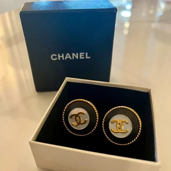 CHANEL Vintage 97A Clip-On Earrings Mother of Pearl CC Logo | eBay