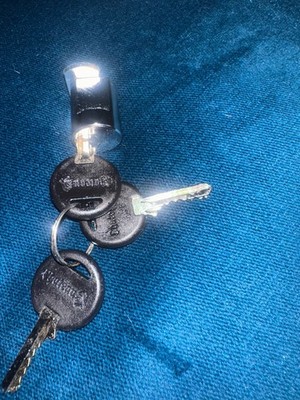 Metal Lock Cylinder with 3 Keys Key Set   Used   As Is