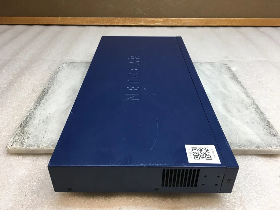 Netgear ProSafe GS724T v3 24-Port 10/100/1000 Mbps Gigabit Smart Switch - Image 4 of 4