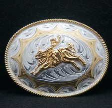 WF03124 NOS NICE VINTAGE 1980s  COWBOY RIDING BULL  WESTERN ART BELT BUCKLE