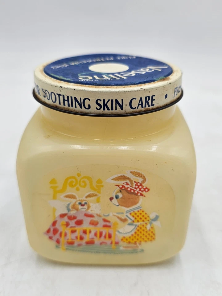 Vintage Vaseline Plastic Nursery Jar - Rabbit Family  - Image 3 of 4