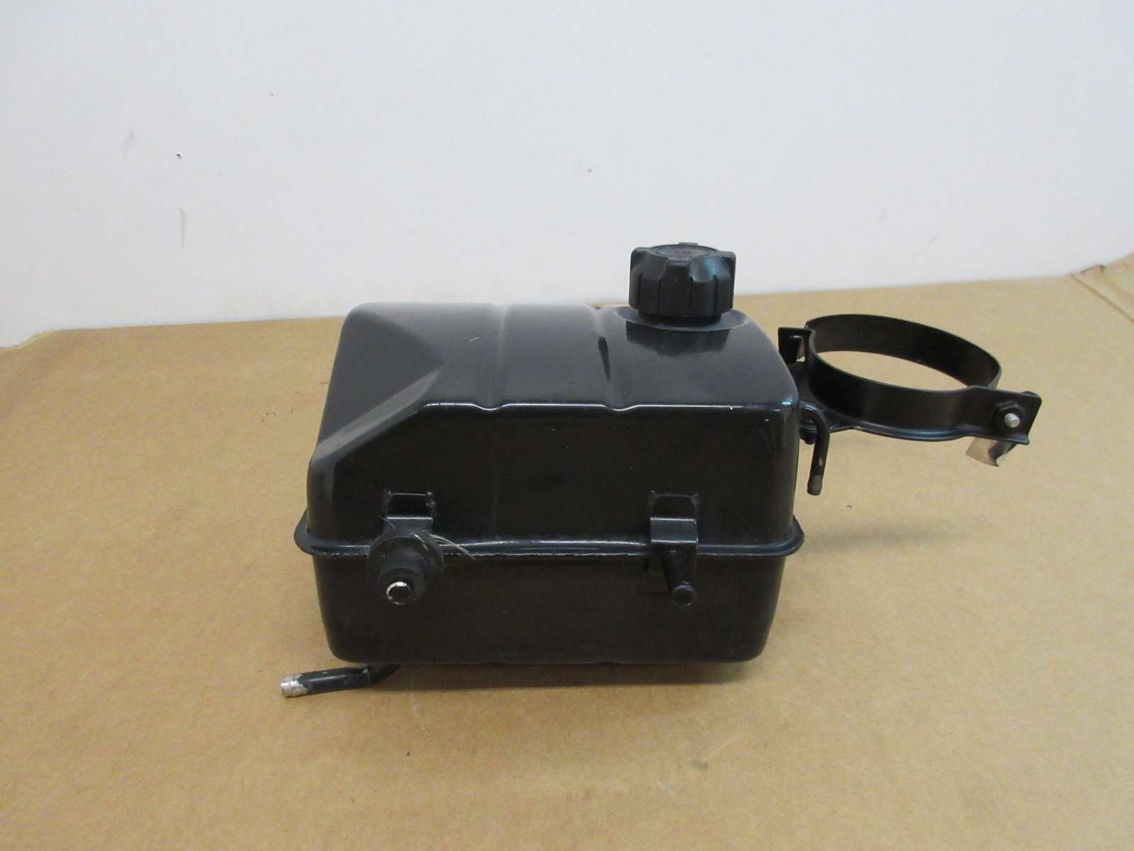 04 Lamborghini Murcielago #1025 Radiator Coolant Overflow Tank 7M121407