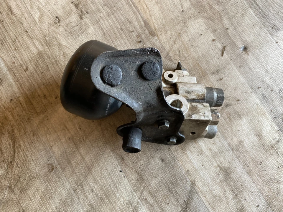 MERCEDES BENZ S55 SL55 CL55 OEM 03-06 SUSPENSIÓN HIDRÁULICA VÁLVULA DE ALIVIO DE PRESIÓN Foto 2 de 4