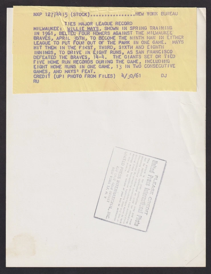 1961 WILLIE MAYS "Belts Four Homes in a Game" Baseball Portrait Photo - Изображение 2 из 2